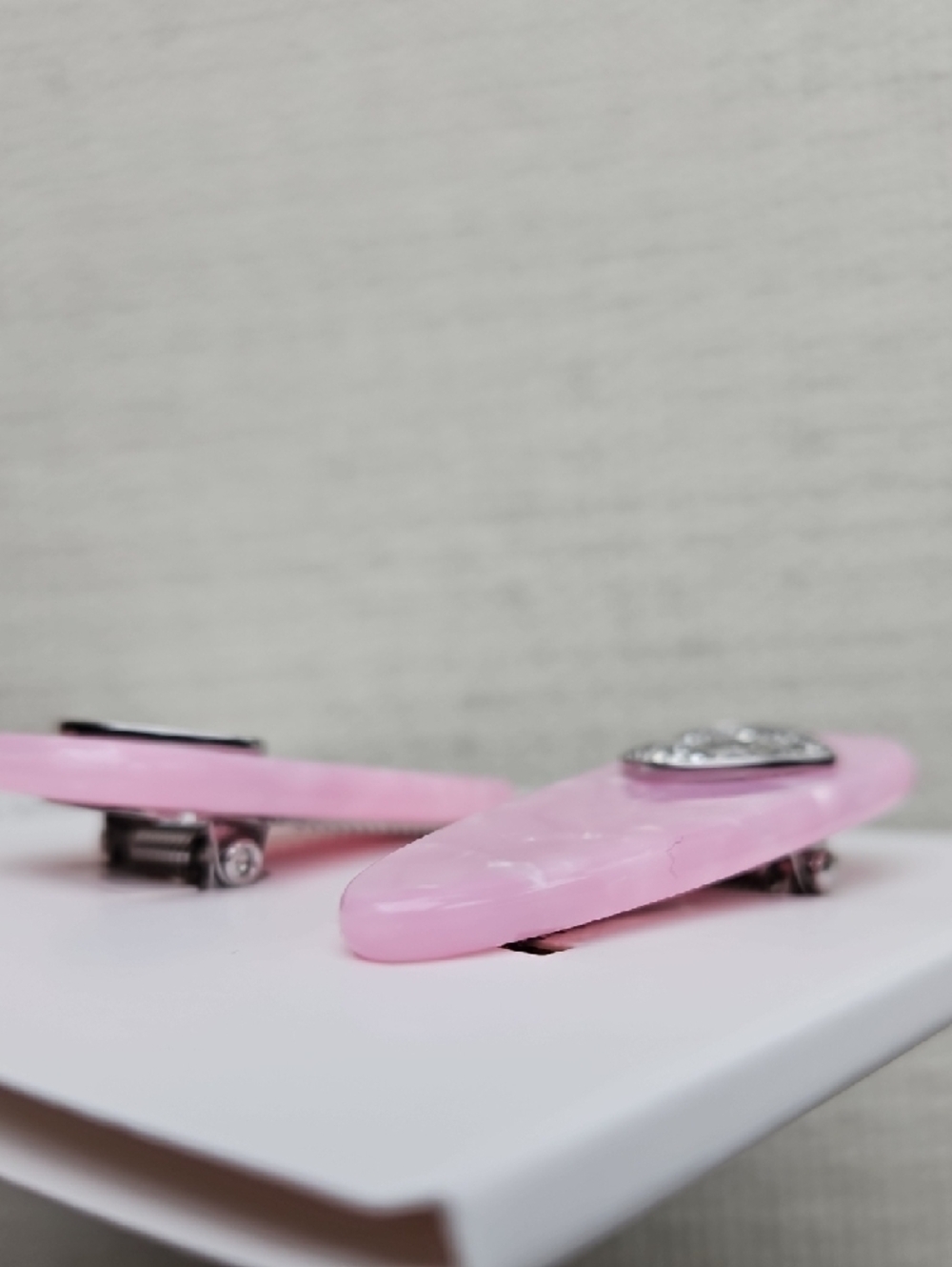 lululemon athletica Pink Jeweled Heart Alligator Clips - 2 Pack - Picture 6 of 10